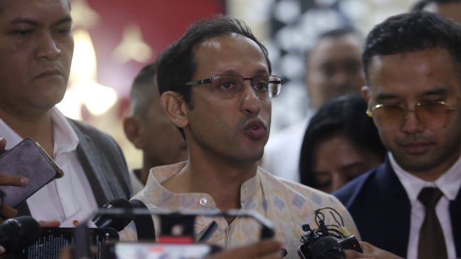 Nadiem Makarim Diperiksa Kejagung 12Jam Terkait Kasus Laptop