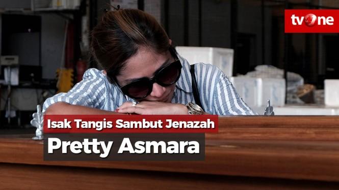 Isak Tangis Sambut Jenazah Pretty Asmara di Kampung Halaman
