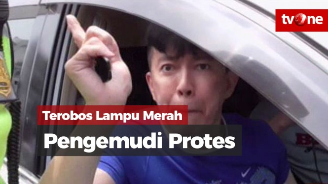 Terobos Lampu Merah, Pengemudi Mobil Tak Terima Ditilang