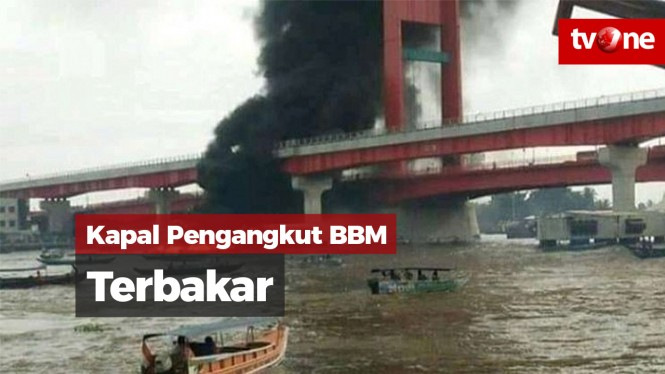 Kapal Jukung Meledak di Bawah Jembatan Ampera