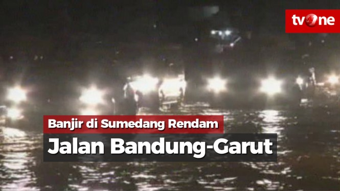 Banjir di Sumedang Rendam Jalan Bandung-Garut