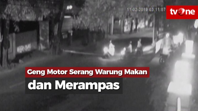 Terekam CCTV! Geng Motor Serang Warung Makan