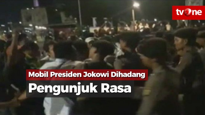 Mobil Presiden Jokowi Dihadang Pengunjuk Rasa