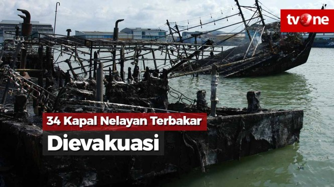 Pasca Kebakaran, 34 Kapal Nelayan di Muara Baru Dievakuasi