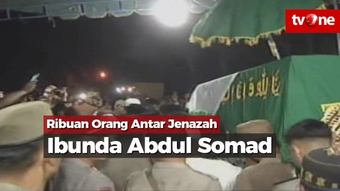 Ribuan Orang Antar Jenazah Ibunda Abdul Somad ke Pemakaman