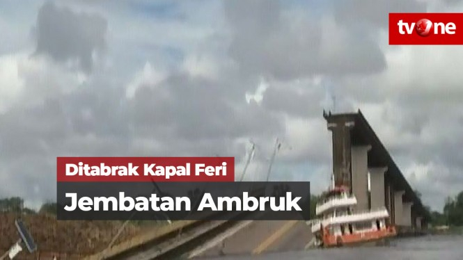 Kapal Feri Tabrak Pilar Jembatan, 2 Mobil Jatuh