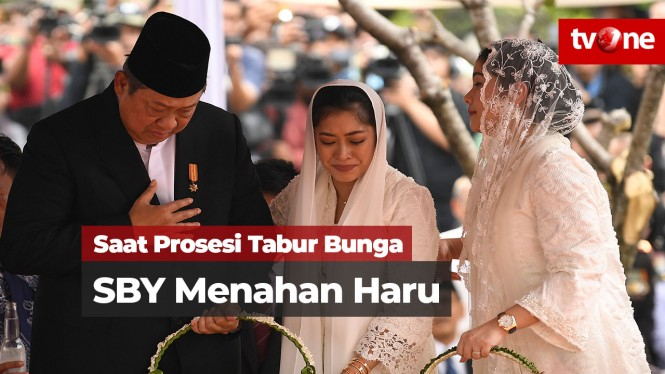 Prosesi Tabur Bunga, SBY Menahan Haru