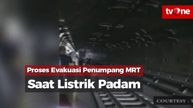Suasana Proses Evakuasi Penumpang MRT Saat Listrik Padam