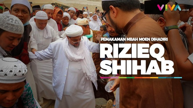 Rizieq Shihab Hadir di Pemakaman Mbah Moen