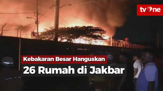 Kebakaran Besar Hanguskan 26 Rumah di Jakbar, KRL Terganggu