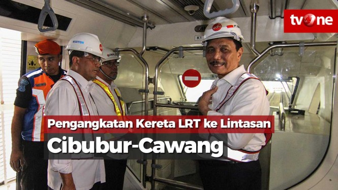 Proses Pengangkatan Kereta LRT ke Lintasan Cibubur-Cawang