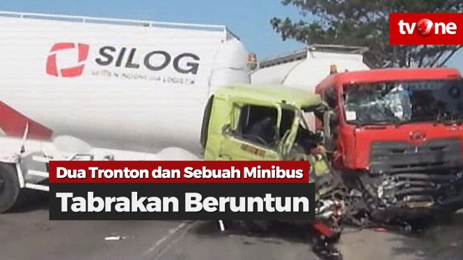 2 Truk Tronton dan Sebuah Minibus Terlibat Tabrakan Beruntun