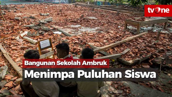 Bangunan Sekolah Ambruk Menimpa Puluhan Siswa