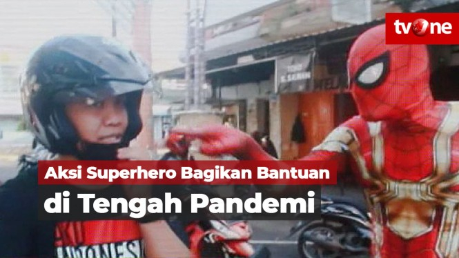 Aksi "Superhero" Bagi-bagi Sembako