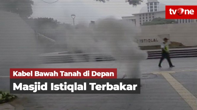 Kabel Bawah Tanah di Depan Masjid Istiqlal Terbakar