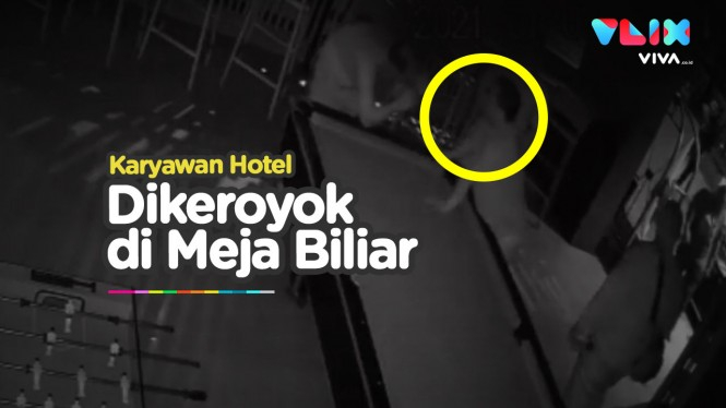 Rekaman CCTV Karyawan Hotel Dikeroyok Diatas Meja Biliar