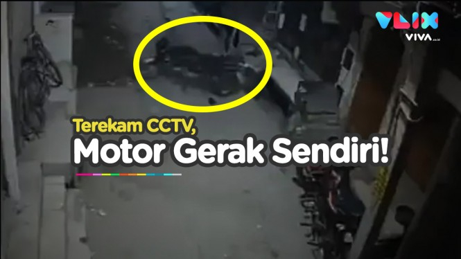 Malam Jumat, Motor Bergerak Sendiri Terekam CCTV