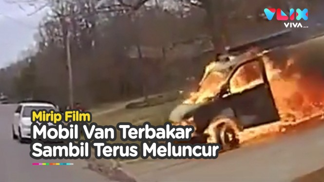 Ngeri! Mobil Ini Terbakar Seperti Adegan di Film Hollywood
