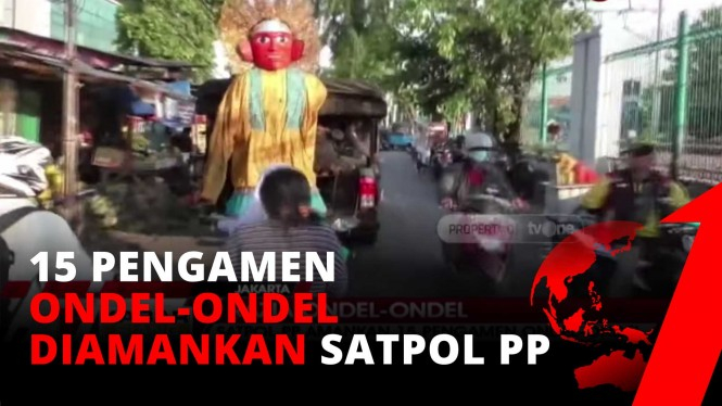 Satpol PP Razia Pengamen Ondel-ondel di Jalanan