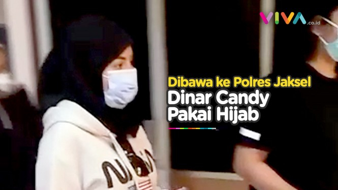 Dinar Candy Pakai Hijab saat Dibawa ke Polres Jaksel