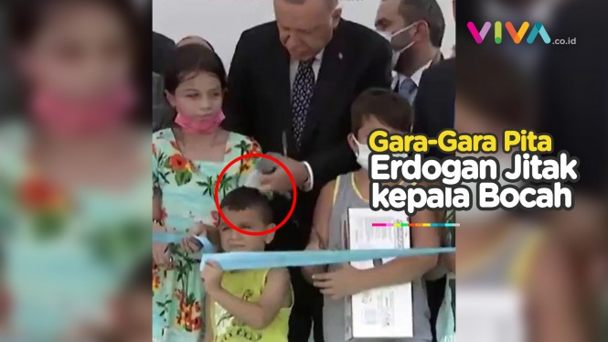 Tertangkap Kamera, Presiden Turki Menjitak Kepala Bocah