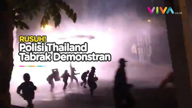 Thailand Panas! Polisi Tabrak Demonstran Sampai Terpental