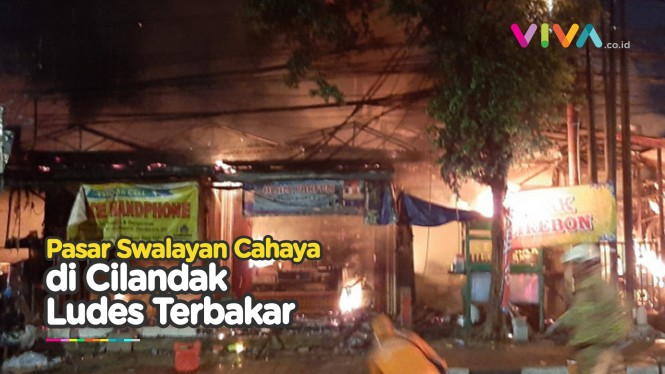 Swalayan Cahaya di Cilandak KKO Jakarta Selatan Terbakar