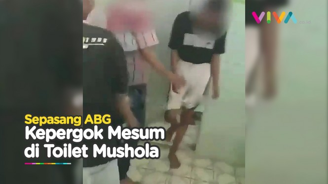 Viral! ABG Tertangkap Basah Mesum di Toilet Mushola