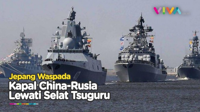 Kompak! Kapal Perang Rusia China Lewati Selat di Jepang