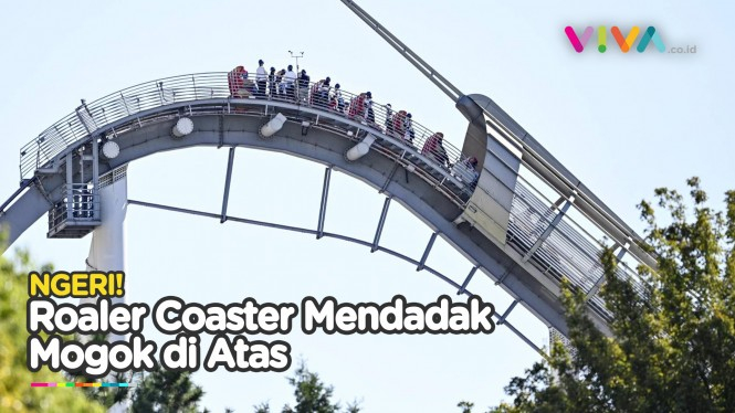 Roller Coaster Berhenti di Atas, Puluhan Penumpang Terjebak