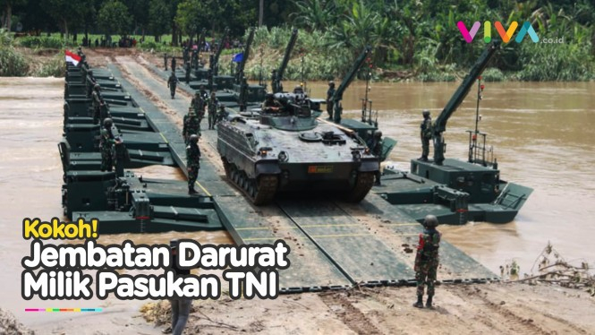 Detik-Detik Alutsista Meluncur di Jembatan Darurat TNI