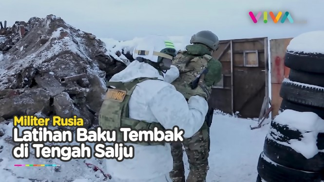 Aksi Militer Rusia Gelar Latihan Menembak di Tengah Salju