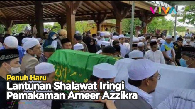 Proses pemakaman Ameer Azzikra di Pondok Pesantren Az=Zikra