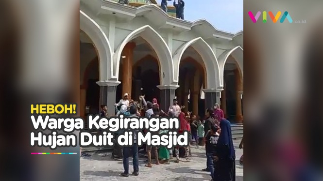 VIRAL! 'Hujan Uang' di Masjid Lamongan Tuai Kecaman