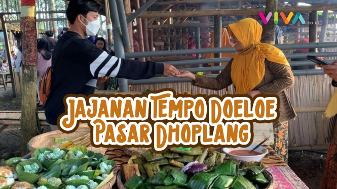 Keunikan Pasar Dhoplang, Mau Jajan Bayarnya Pakai Kayu!