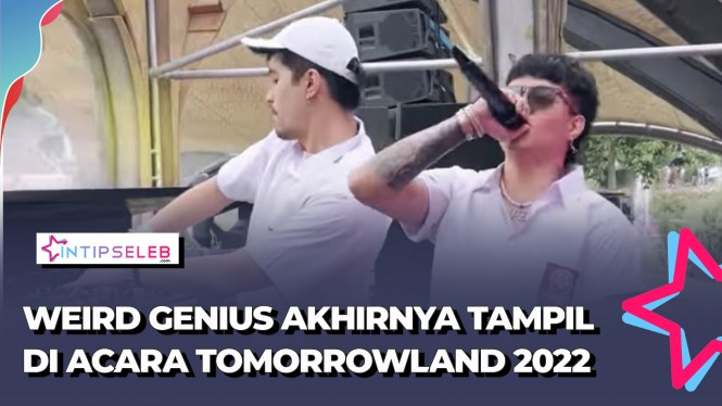 Weird Genius Tampil Berseragam SMA di Tomorrowland 2022