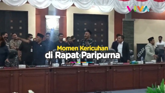 Detik-detik Anggota DPRD Maluku Tengah Lempar Mic Saat Rapat