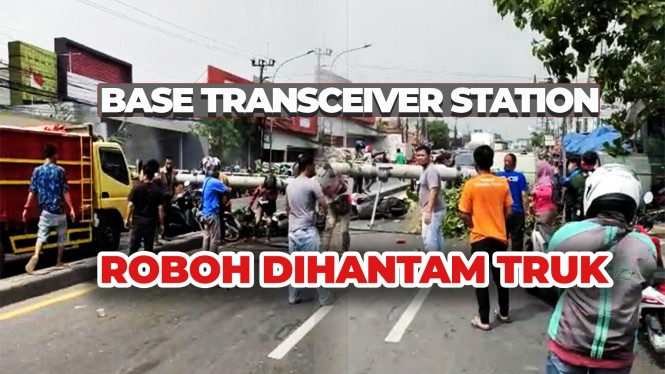 Detik-detik Tiang Base Transceiver Station Ambruk ke Jalanan