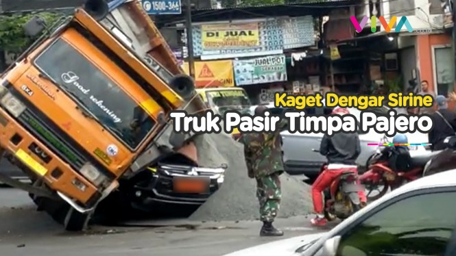 Detik-detik Truk Pasir Timpa Pajero TNI Hingga Remuk