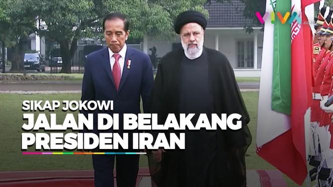 Di Istana, Jokowi Sesekali Jalan di Belakang Presiden Iran