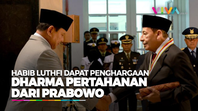 Prabowo Anugrahi Habib Luthfi Dharma Pertahanan