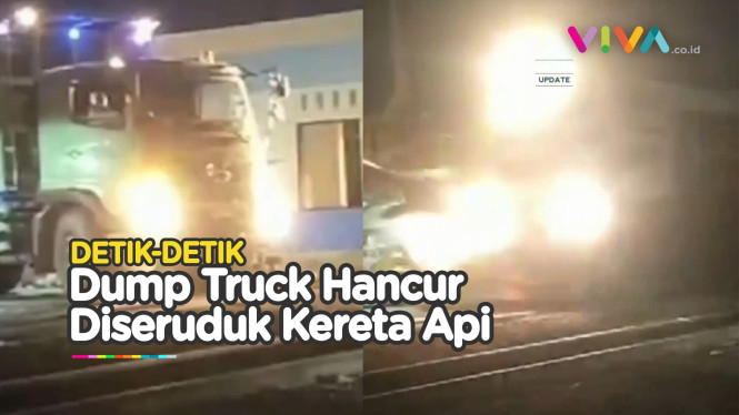 NGERI! VIDEO Dump Truck Tertabrak Kereta Api di Mojokerto