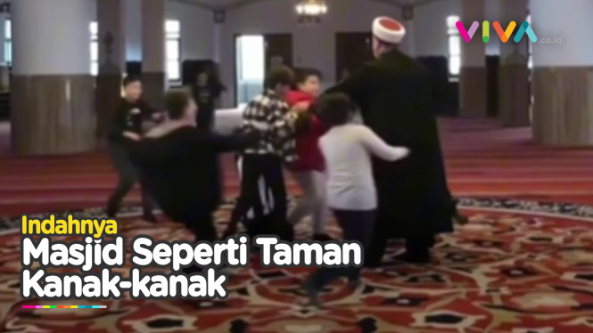 Mulia! Imam Masjid di Turki Ajak Main Anak-anak di Masjid