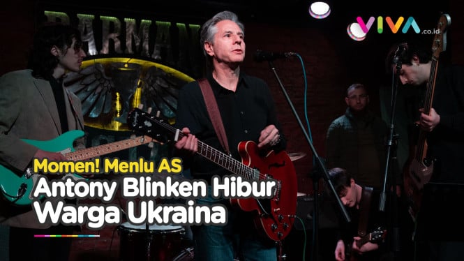 Blinken Guncang Bar Bawah Tanah Ukraina Pakai Gitar Listrik