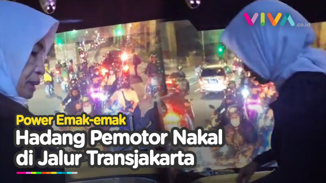Pemotor Nakal Kena Semprot Emak-emak di Jalur Transjakarta