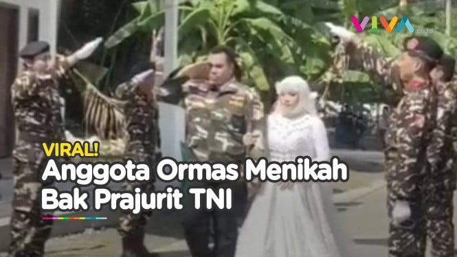 Anggota ORMAS Nikah Pakai Upacara 'Pedang Pora TNI'