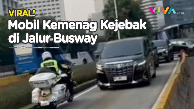 Mobil Menag Masuk dan Terjebak di Jalur TransJakarta