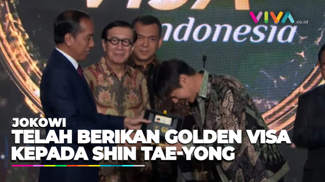 Jokowi Berikan Golden Visa Pertama untuk Pelatih STY