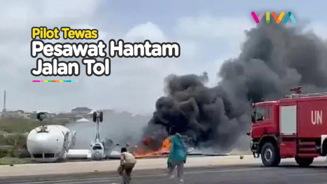 DUAR! Pesawat Jatuh di Jalan Tol, Kepulan Asap Mengudara