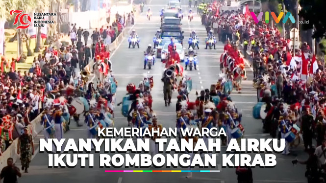 Masyarakat Nyanyikan lagu TANAH AIRKU Saat Rombongan Kirab